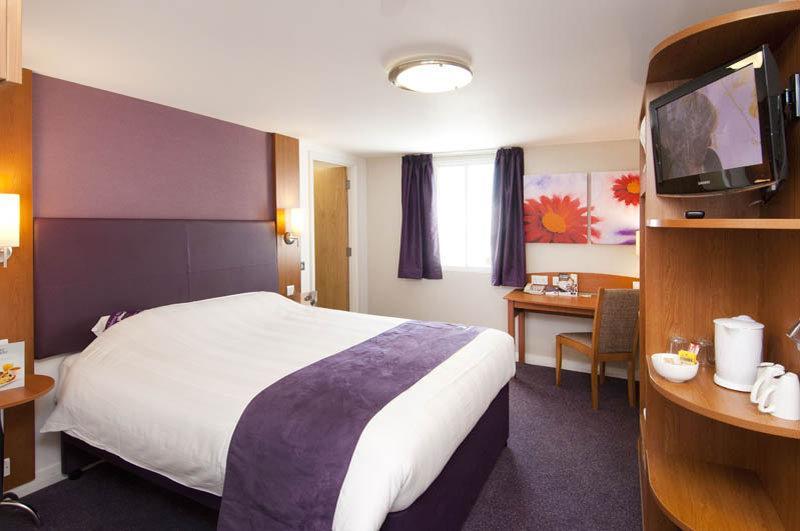 Premier Inn Premier Inn Wellingborough Extérieur photo